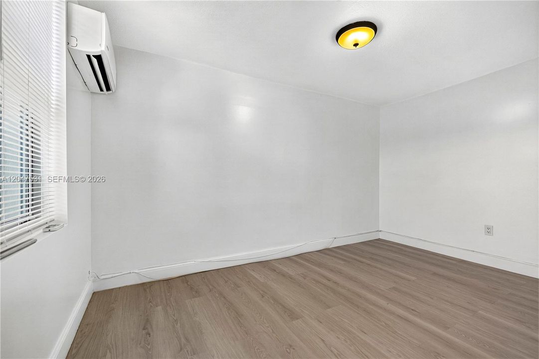 For Rent: $2,000 (1 beds, 1 baths, 500 Square Feet)