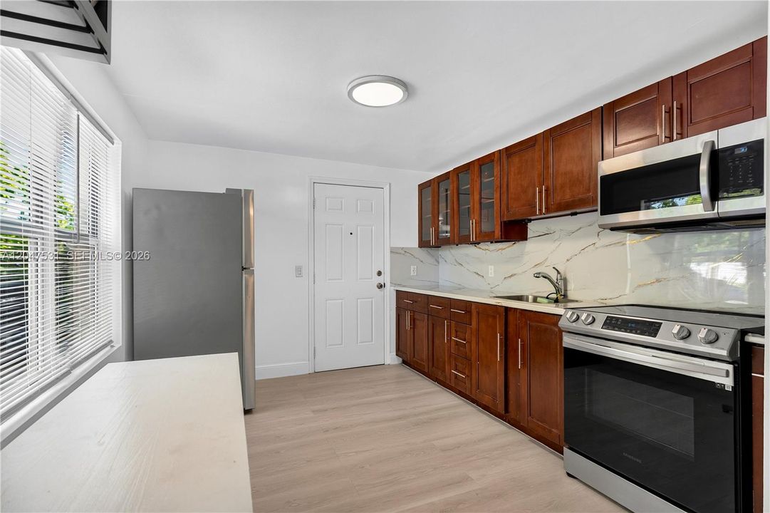 For Rent: $2,000 (1 beds, 1 baths, 500 Square Feet)