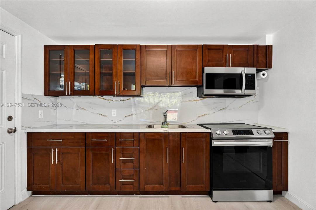 For Rent: $2,000 (1 beds, 1 baths, 500 Square Feet)