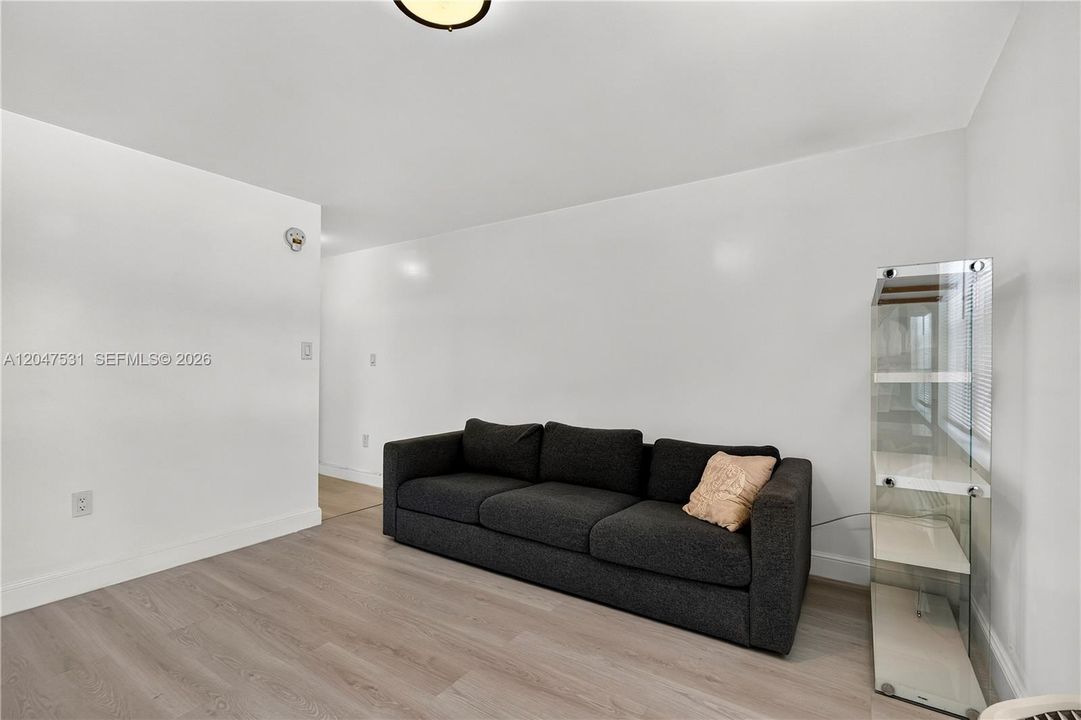 For Rent: $2,000 (1 beds, 1 baths, 500 Square Feet)