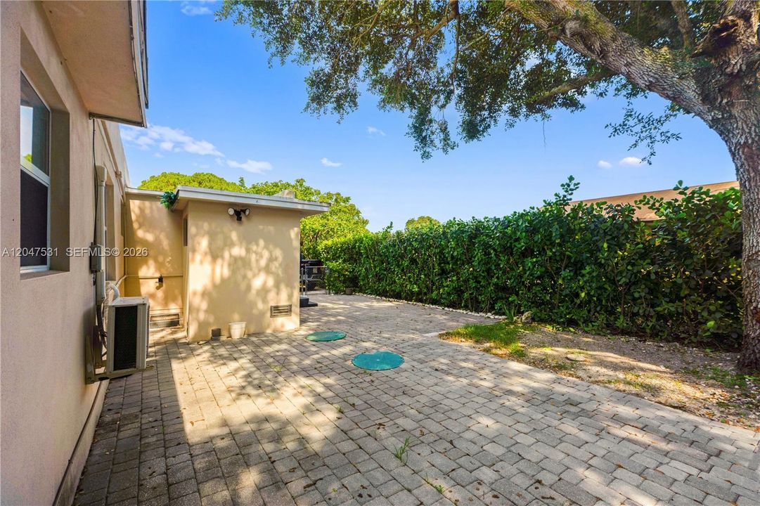 For Rent: $2,000 (1 beds, 1 baths, 500 Square Feet)