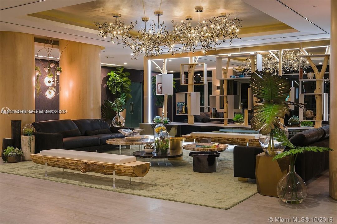 For Rent: $3,950 (1 beds, 2 baths, 979 Square Feet)