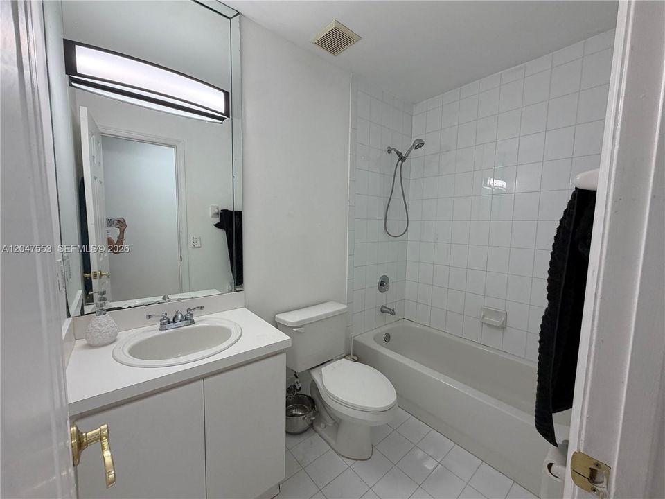 В аренду: $4,200 (4 спален, 3 ванн, 1815 Квадратных фут)