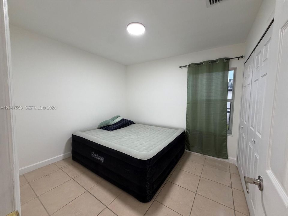 В аренду: $4,200 (4 спален, 3 ванн, 1815 Квадратных фут)