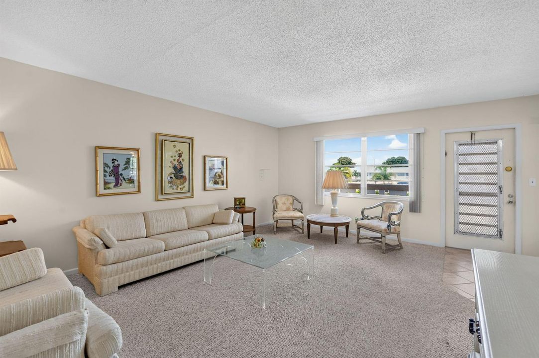 VENTNOR O Living Room 1