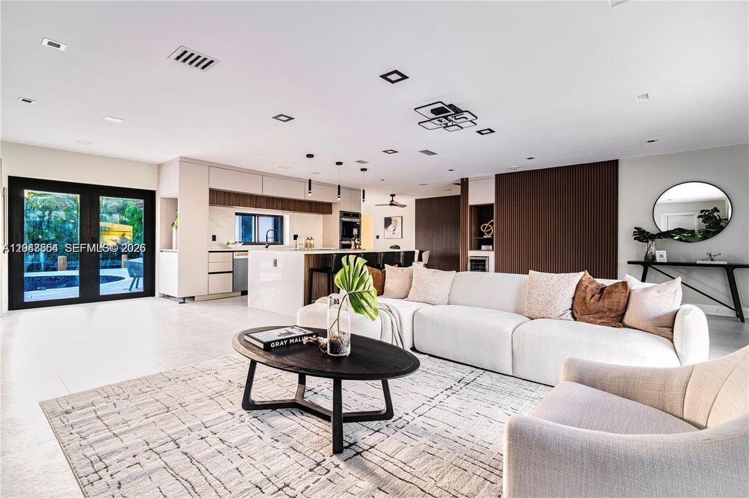 En Venta: $1,900,000 (5 camas, 3 baños, 2285 Pies cuadrados)