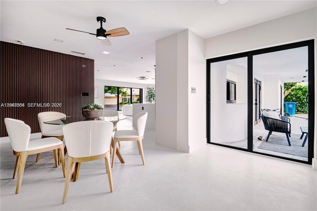 En Venta: $1,900,000 (5 camas, 3 baños, 2285 Pies cuadrados)