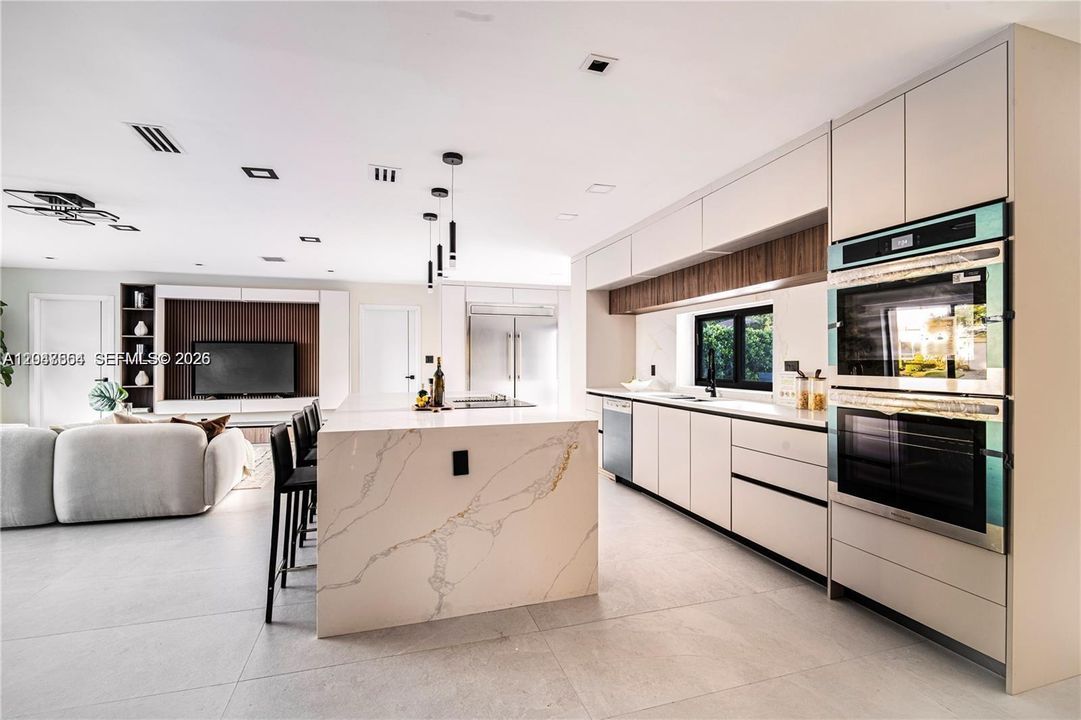En Venta: $1,900,000 (5 camas, 3 baños, 2285 Pies cuadrados)
