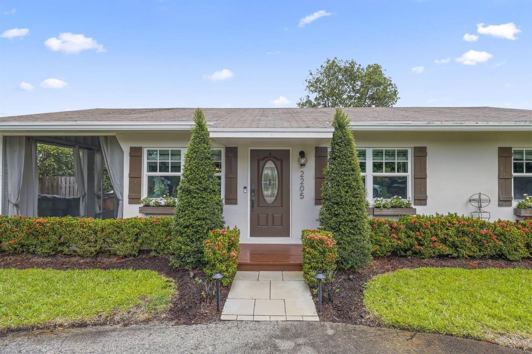 2205 West Pineridge Court - 42.jpg-SMALL