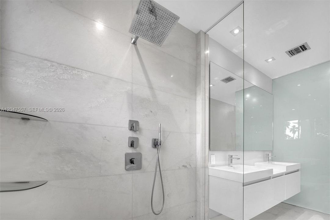 For Rent: $6,700 (4 beds, 3 baths, 2406 Square Feet)