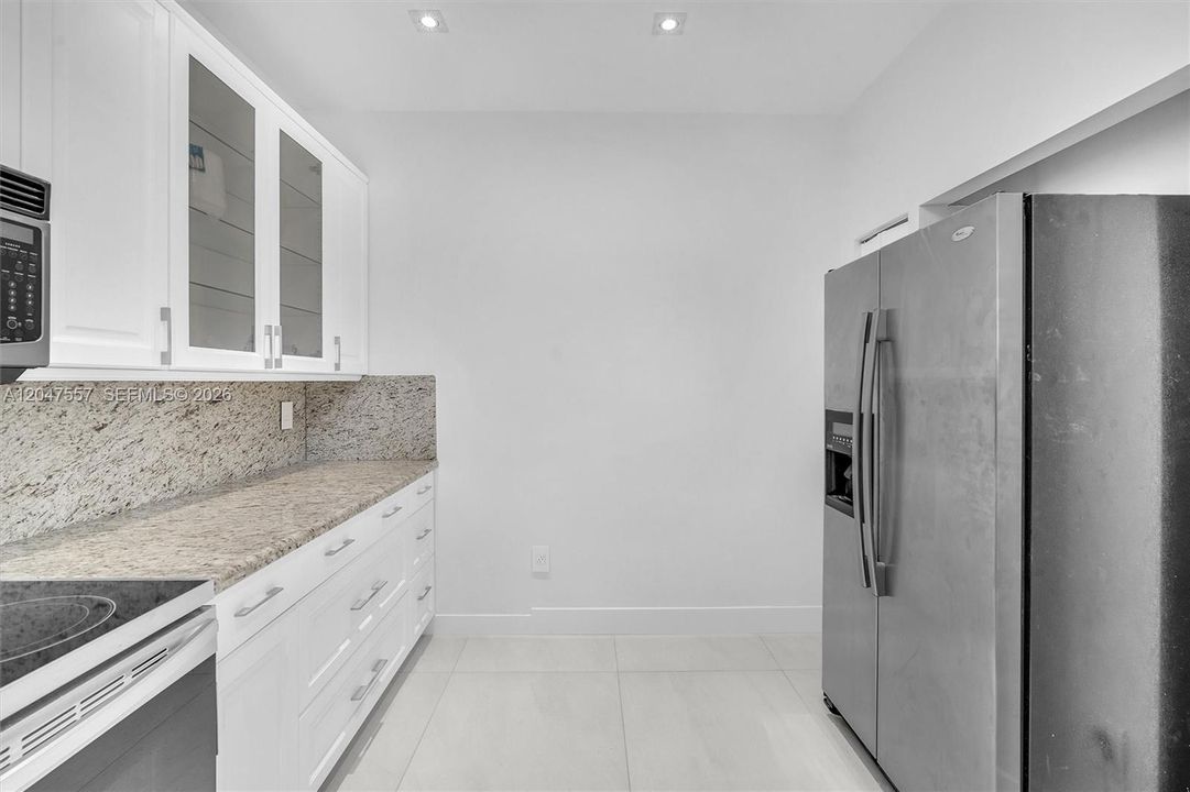 For Rent: $6,700 (4 beds, 3 baths, 2406 Square Feet)