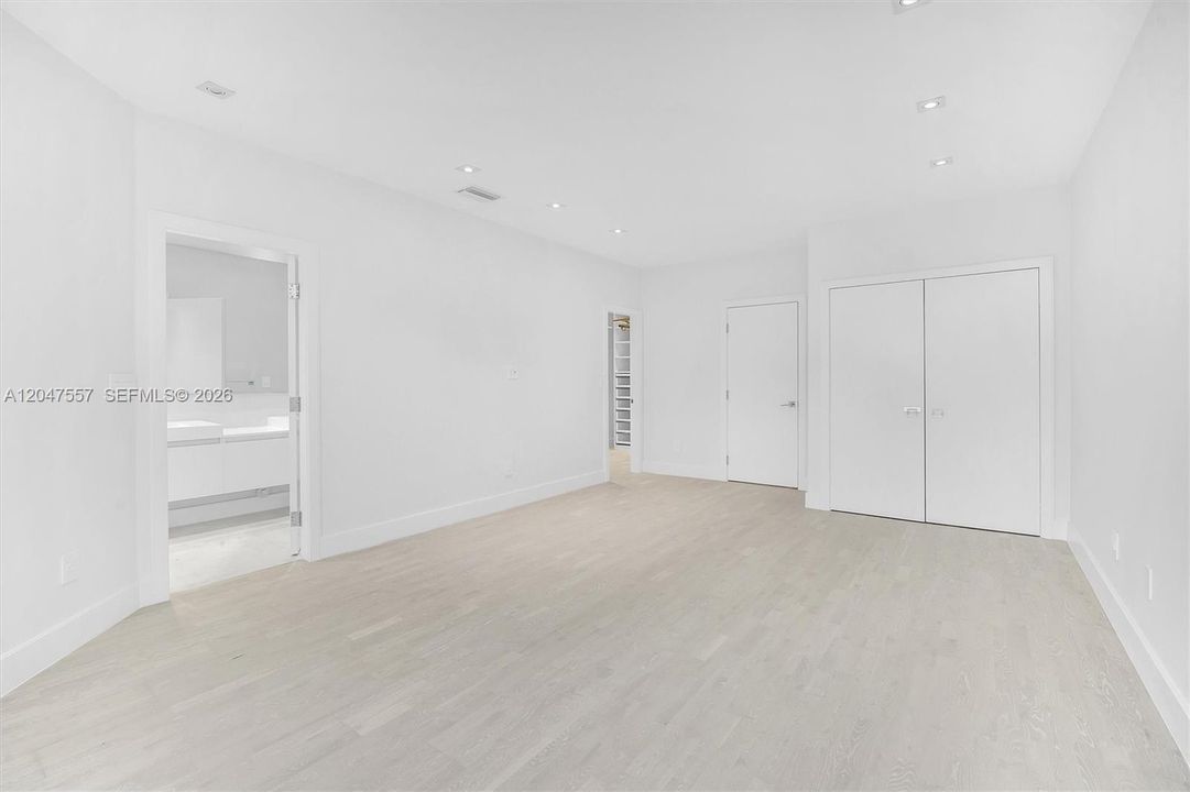 For Rent: $6,700 (4 beds, 3 baths, 2406 Square Feet)