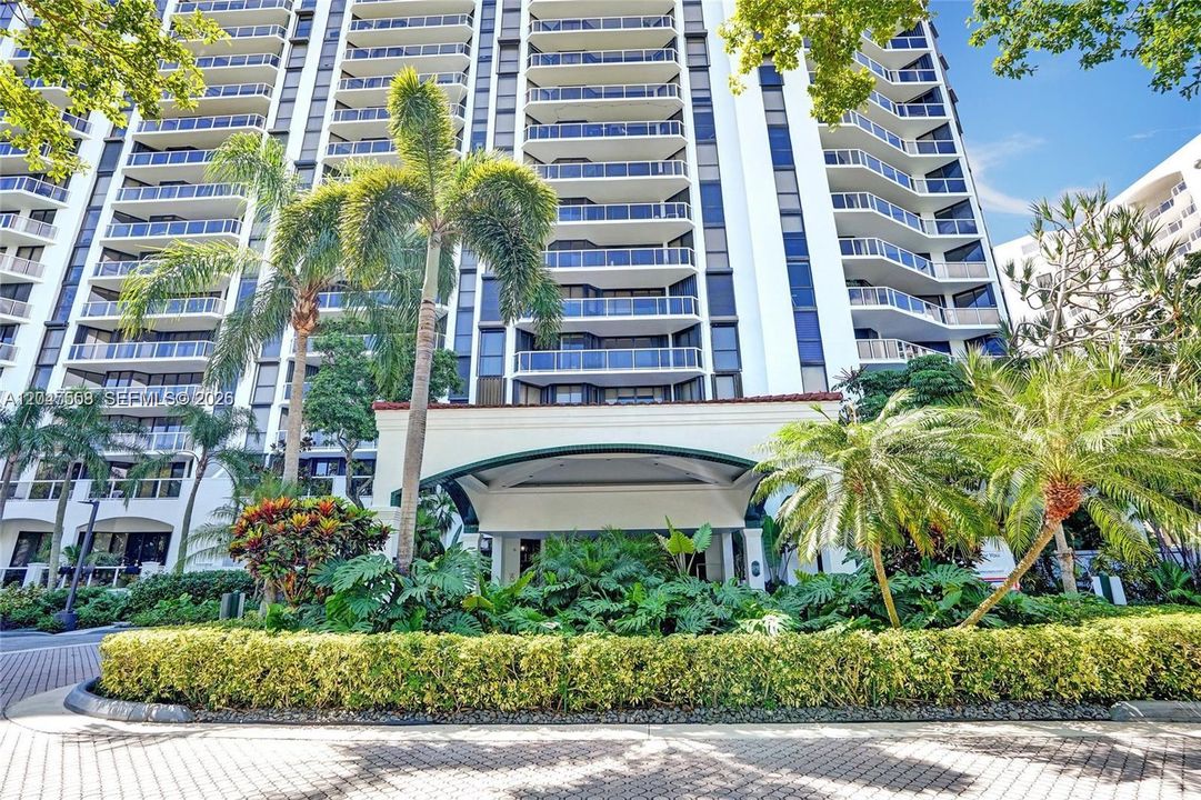 For Rent: $4,200 (2 beds, 2 baths, 1310 Square Feet)