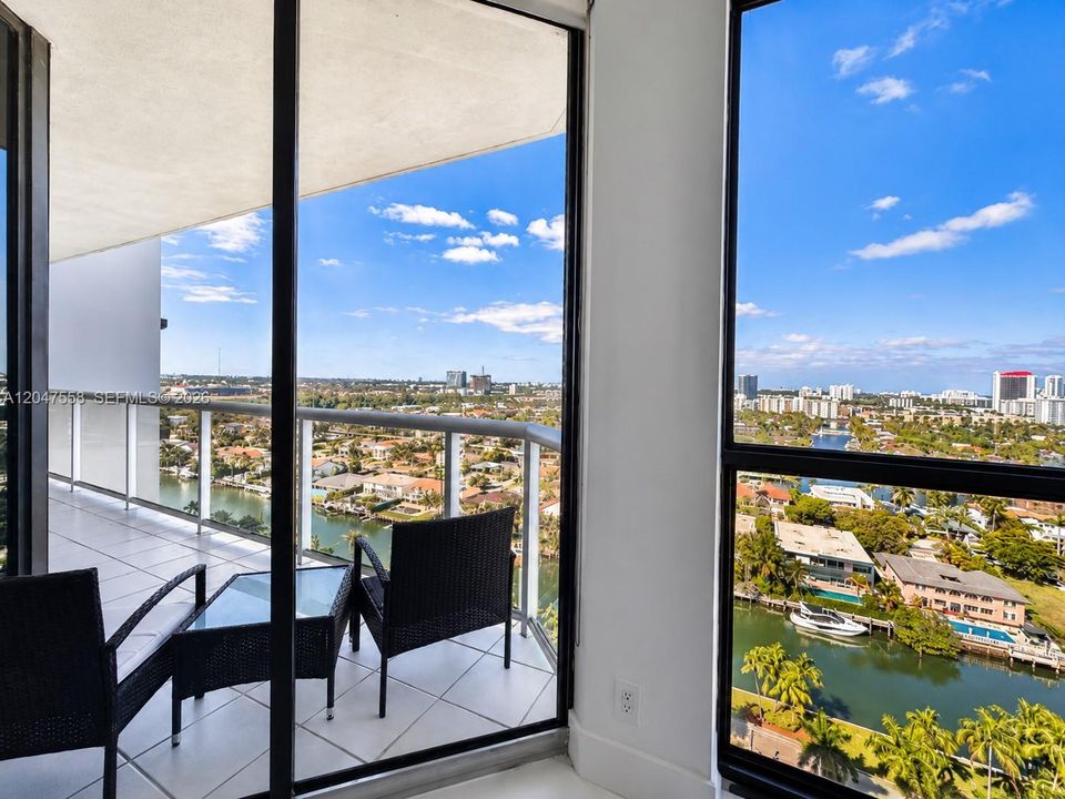 For Rent: $4,200 (2 beds, 2 baths, 1310 Square Feet)