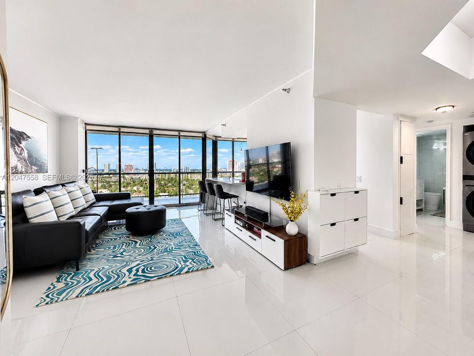 For Rent: $4,200 (2 beds, 2 baths, 1310 Square Feet)