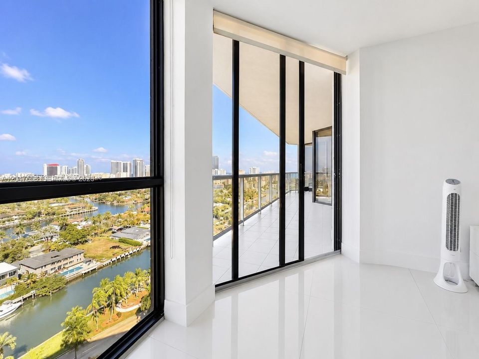 For Rent: $4,200 (2 beds, 2 baths, 1310 Square Feet)