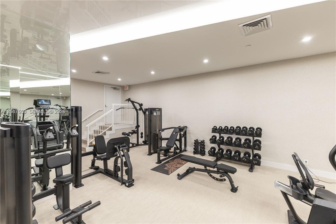 For Rent: $4,200 (2 beds, 2 baths, 1310 Square Feet)