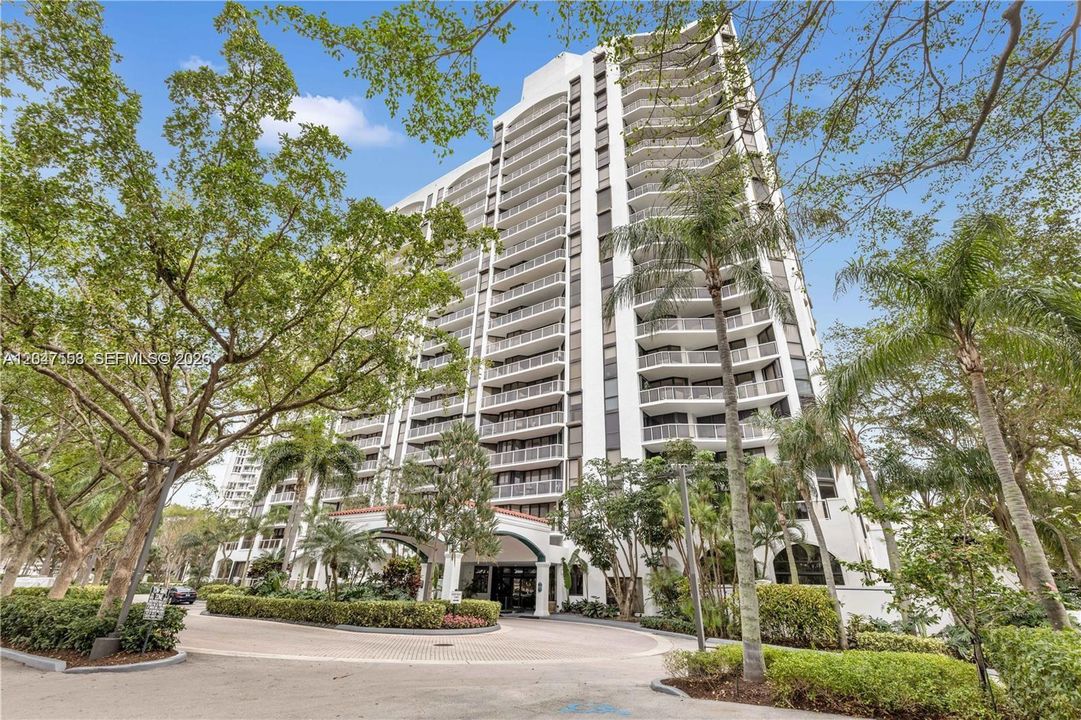 For Rent: $4,200 (2 beds, 2 baths, 1310 Square Feet)