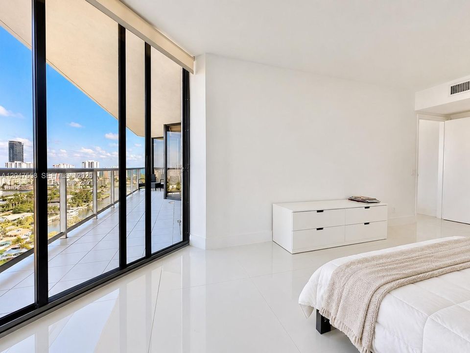For Rent: $4,200 (2 beds, 2 baths, 1310 Square Feet)