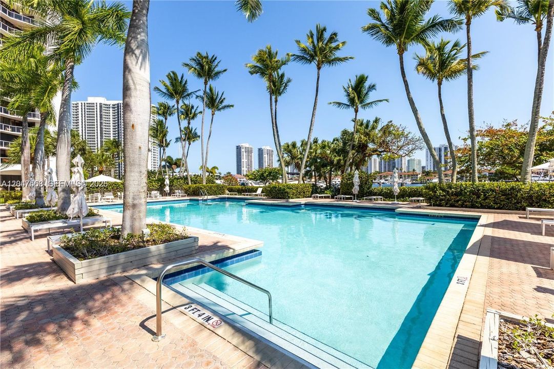 For Rent: $4,200 (2 beds, 2 baths, 1310 Square Feet)