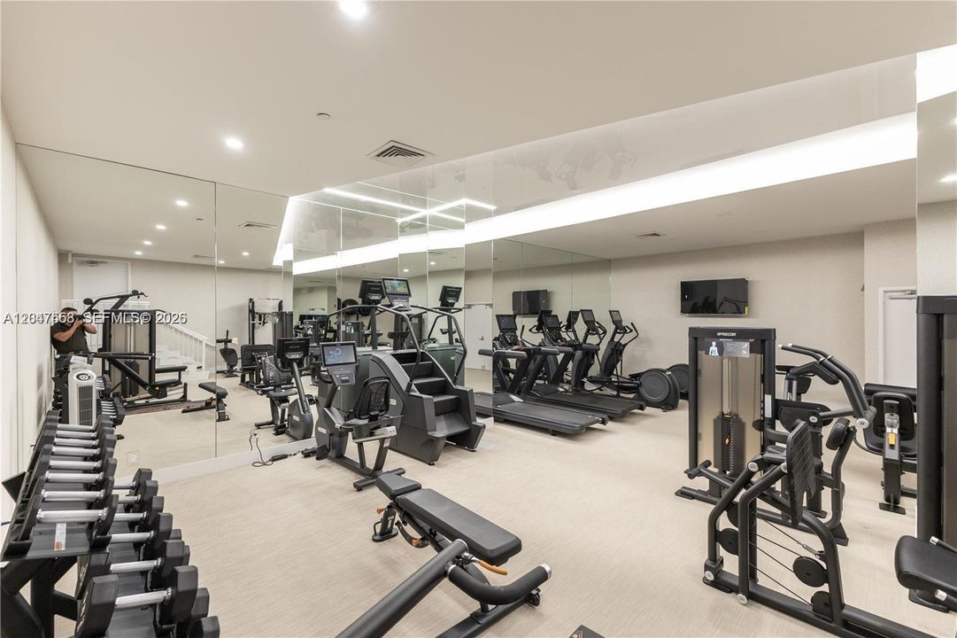 For Rent: $4,200 (2 beds, 2 baths, 1310 Square Feet)