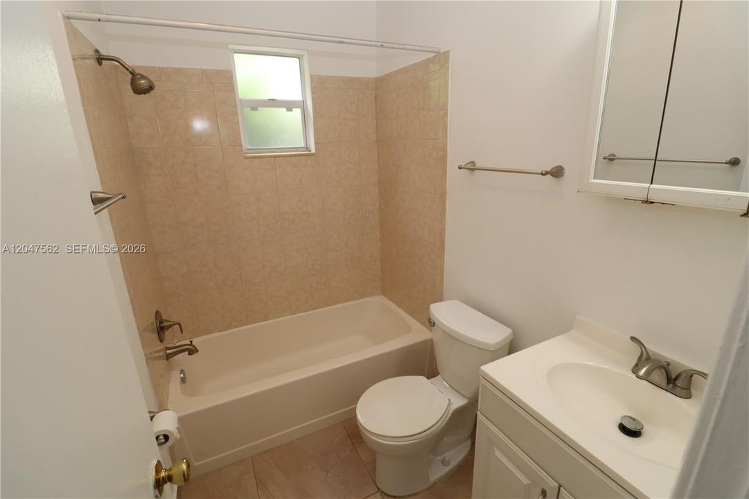 For Rent: $1,700 (1 beds, 1 baths, 600 Square Feet)