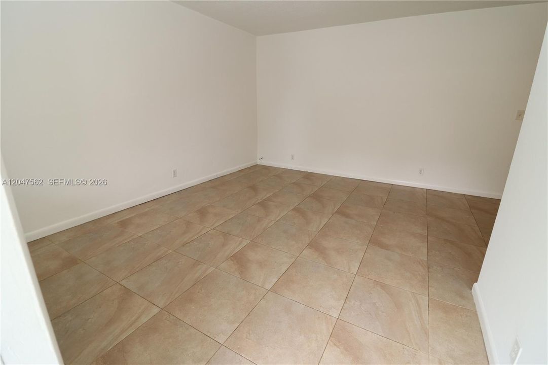 For Rent: $1,700 (1 beds, 1 baths, 600 Square Feet)