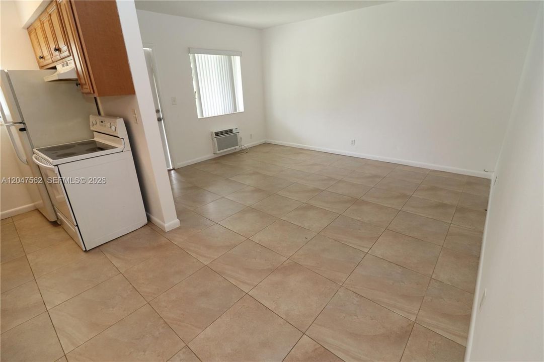 For Rent: $1,700 (1 beds, 1 baths, 600 Square Feet)