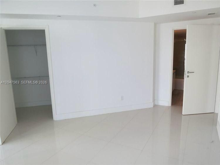 For Sale: $525,000 (1 beds, 1 baths, 644 Square Feet)