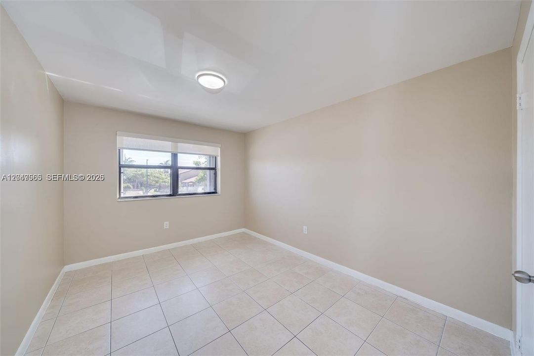 For Rent: $1,850 (2 beds, 1 baths, 867 Square Feet)