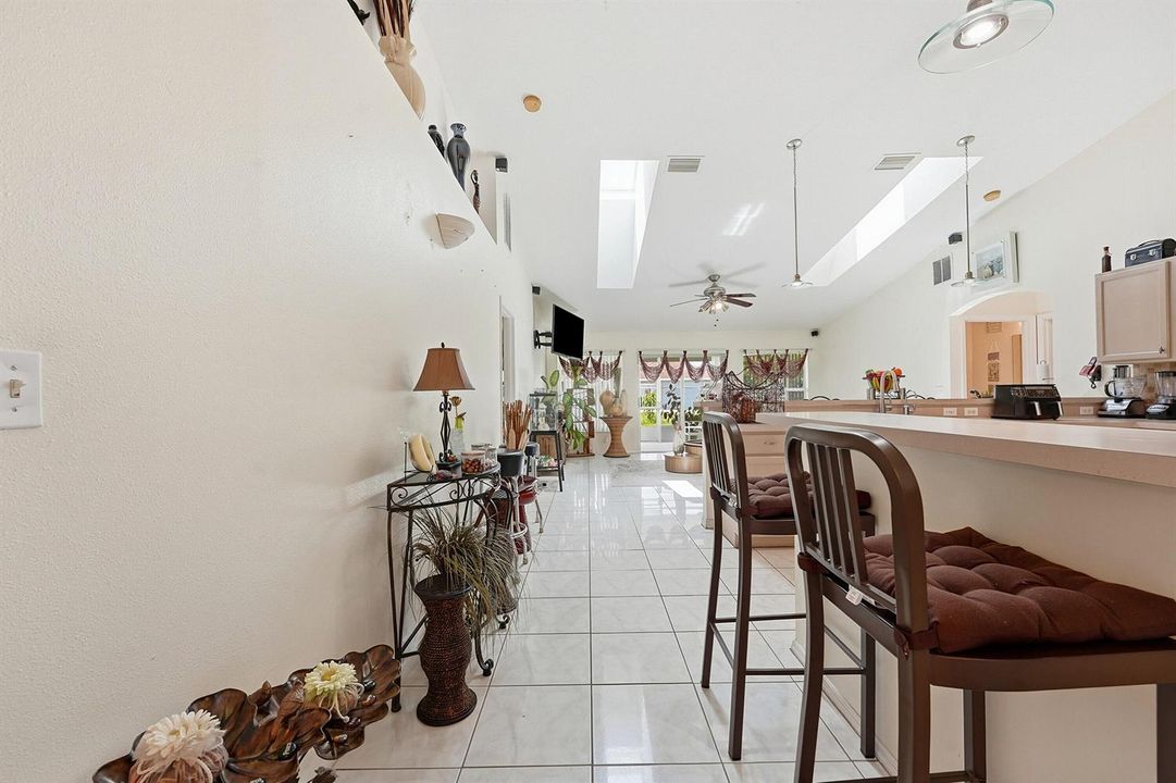 KITCHEN/FAMILY