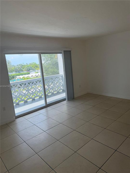 En Venta: $240,000 (2 camas, 2 baños, 1138 Pies cuadrados)