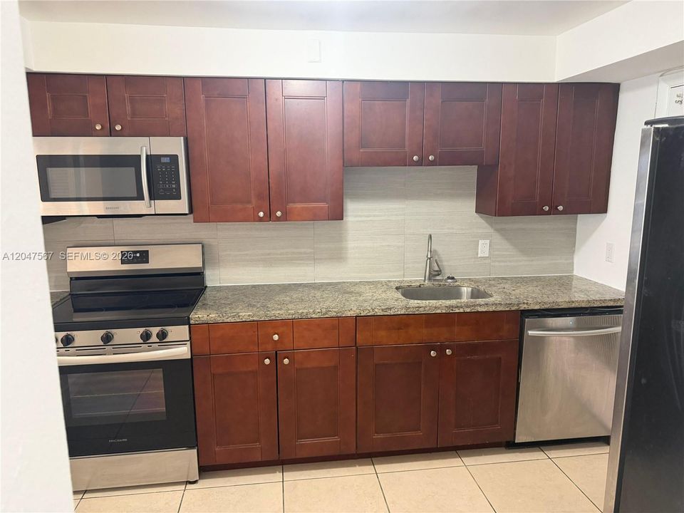 En Venta: $240,000 (2 camas, 2 baños, 1138 Pies cuadrados)