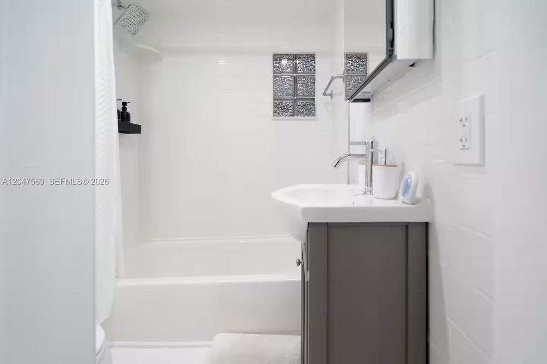 For Rent: $3,800 (3 beds, 2 baths, 1742 Square Feet)