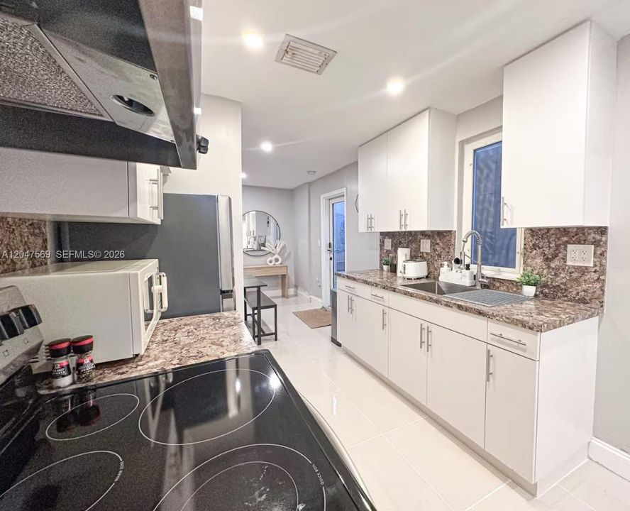 For Rent: $3,800 (3 beds, 2 baths, 1742 Square Feet)