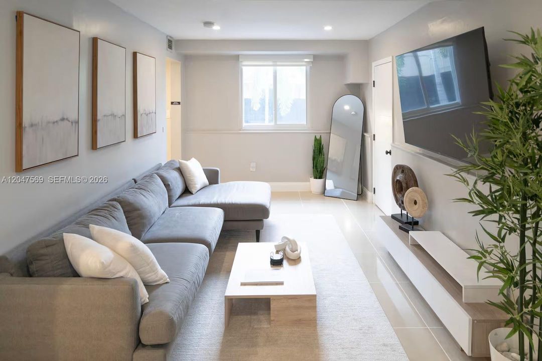For Rent: $3,800 (3 beds, 2 baths, 1742 Square Feet)