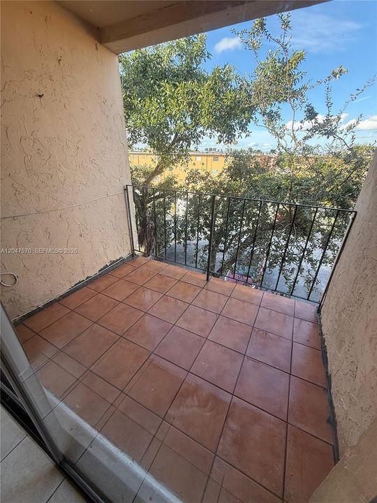 待售: $259,800 (2 贝兹, 1 浴室, 1123 平方英尺)