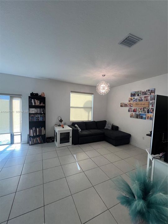 For Sale: $525,000 (4 beds, 2 baths, 1773 Square Feet)