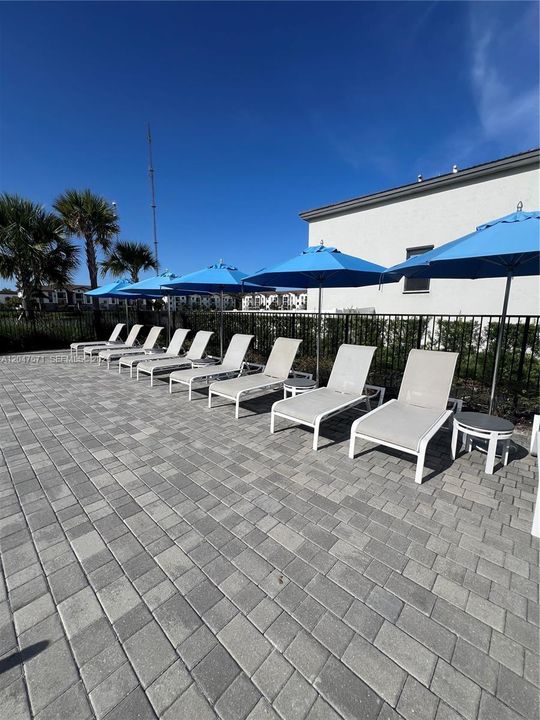 For Sale: $525,000 (4 beds, 2 baths, 1773 Square Feet)