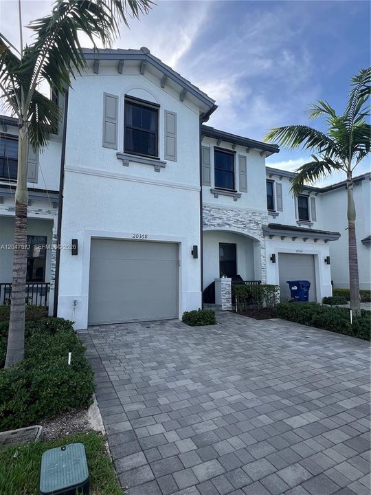 For Sale: $525,000 (4 beds, 2 baths, 1773 Square Feet)