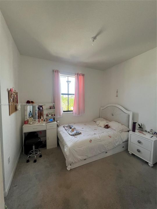 For Sale: $525,000 (4 beds, 2 baths, 1773 Square Feet)