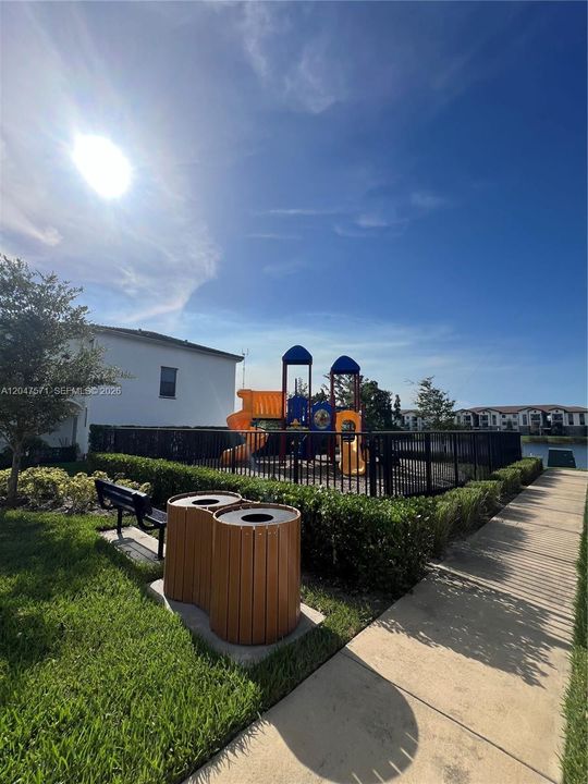For Sale: $525,000 (4 beds, 2 baths, 1773 Square Feet)