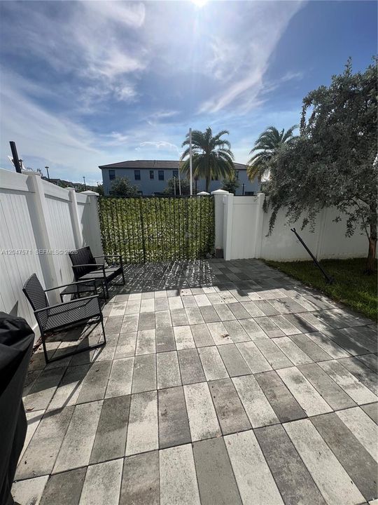 For Sale: $525,000 (4 beds, 2 baths, 1773 Square Feet)