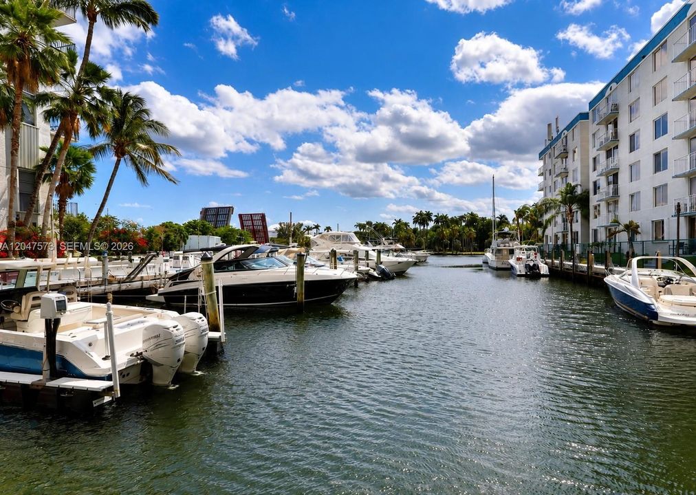 For Rent: $2,500 (2 beds, 2 baths, 1020 Square Feet)