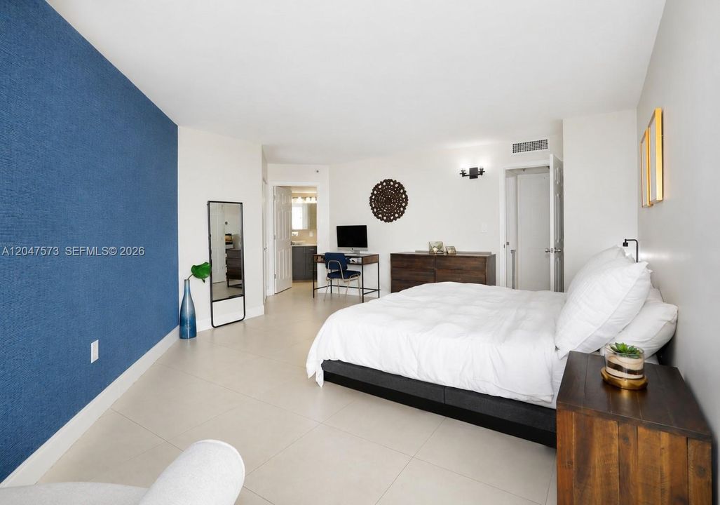 For Rent: $2,500 (2 beds, 2 baths, 1020 Square Feet)