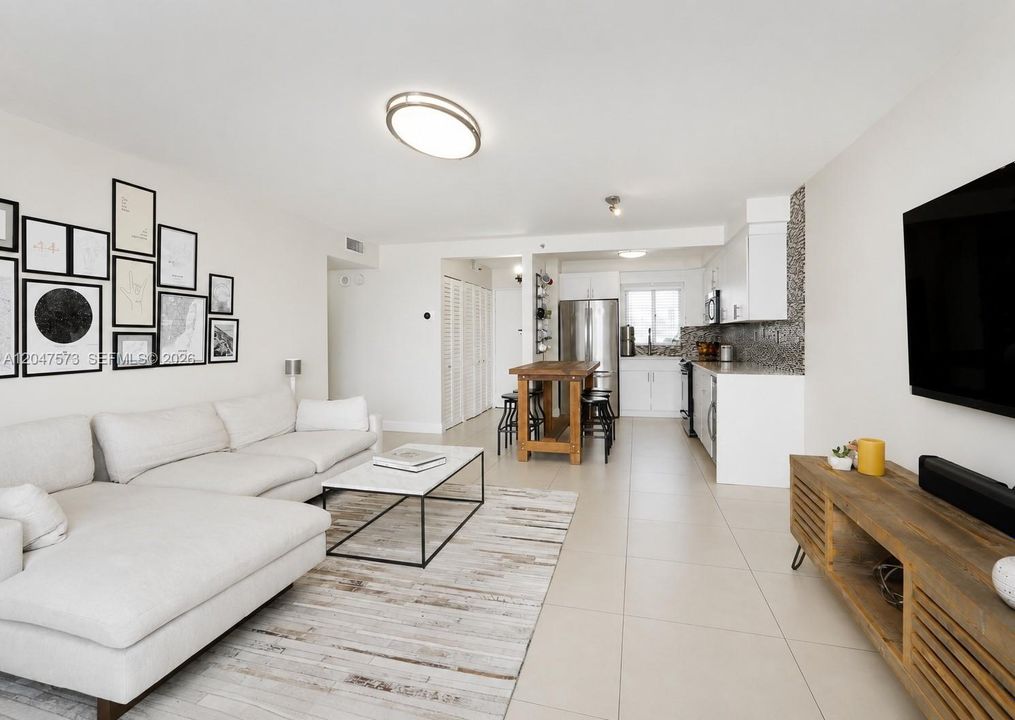 For Rent: $2,500 (2 beds, 2 baths, 1020 Square Feet)