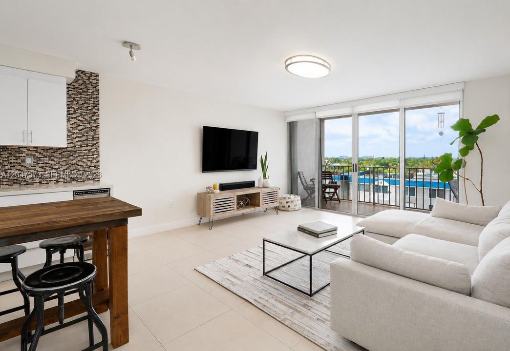 For Rent: $2,500 (2 beds, 2 baths, 1020 Square Feet)