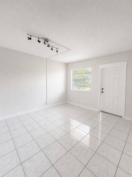 650 SW 15th 1