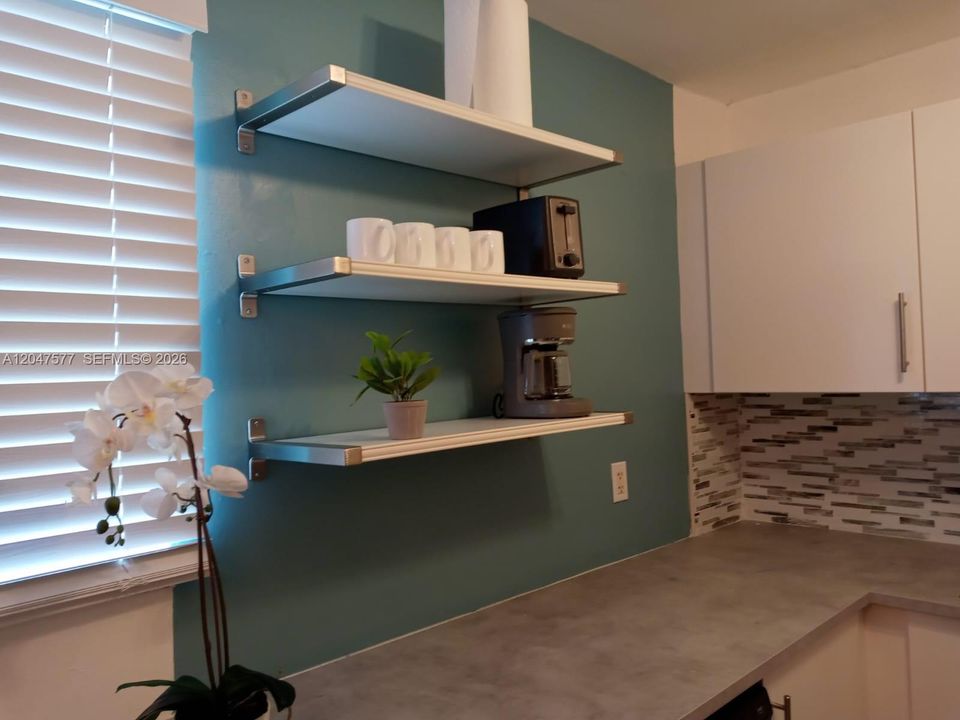 For Rent: $3,400 (4 beds, 1 baths, 1152 Square Feet)