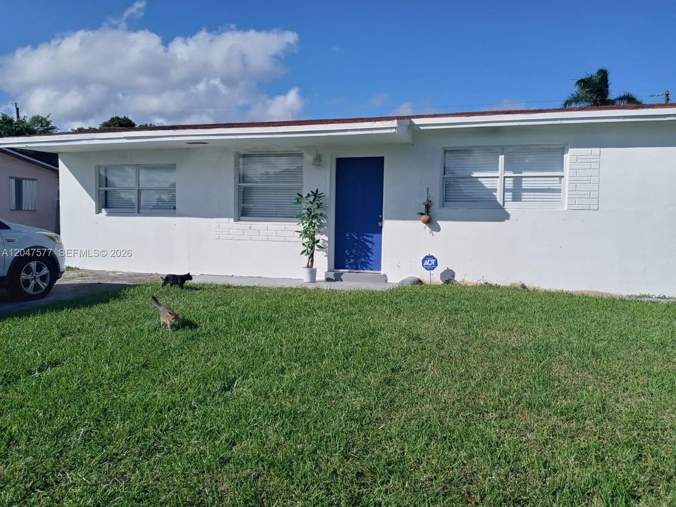 For Rent: $3,400 (4 beds, 1 baths, 1152 Square Feet)